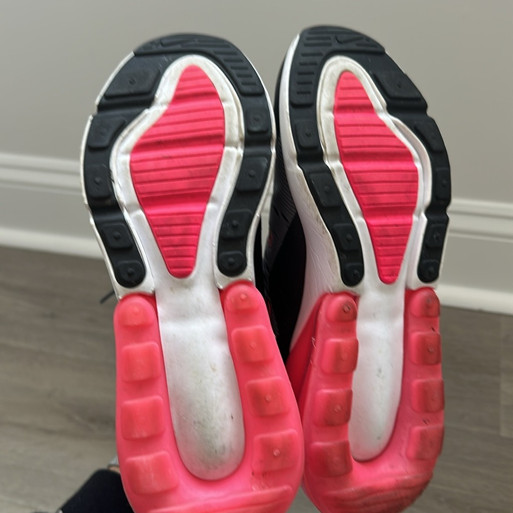 Nike Air Max 270 Women’s
SIZE 5
Smoke Grey & Hyper Pink - Picture 4 of 15